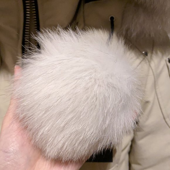 Authentic Moose Knuckles Debbie Bomber Jacket with Big Fox Fur, New w/ Tag! - Picture 8 of 13